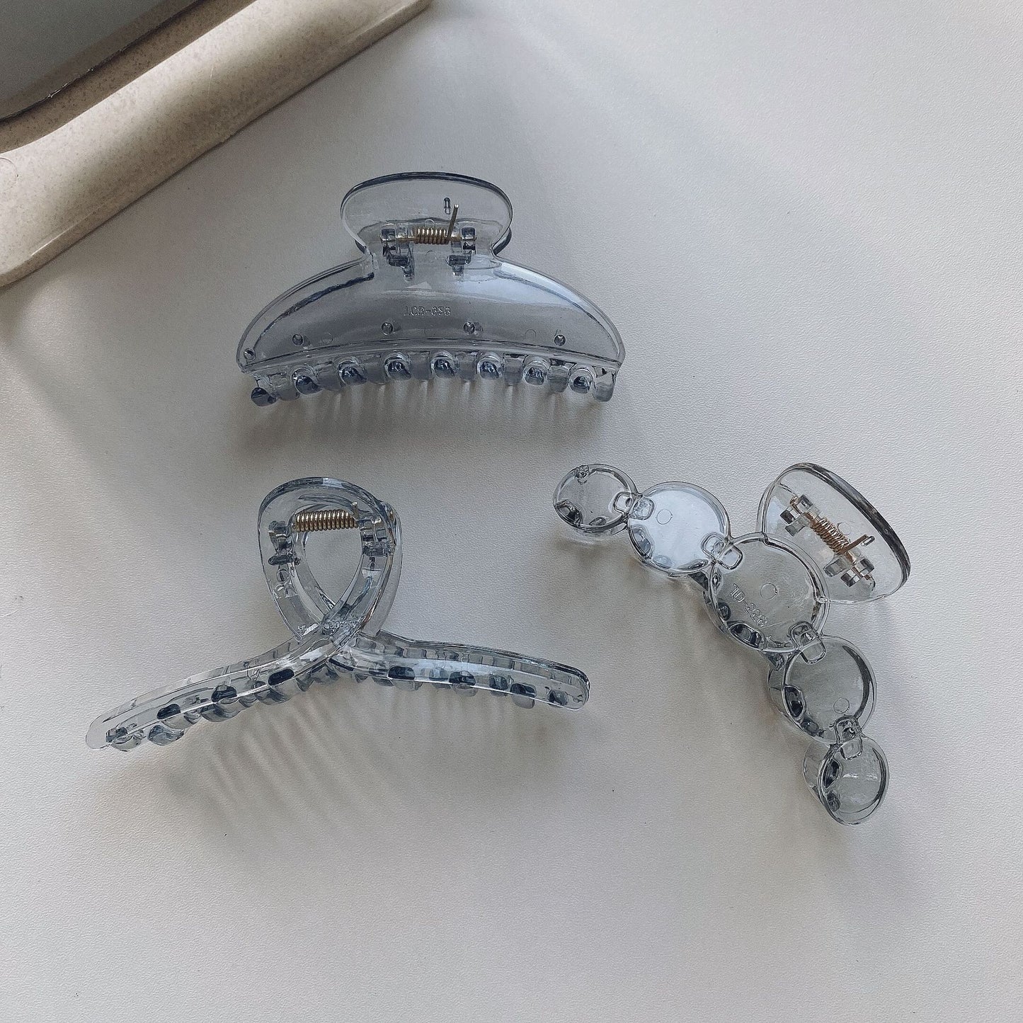 HX-906髮夾後腦勺抓夾ins韓國簡約藍色系透明交叉大號亞克力盤髮鯊魚夾ycclamping